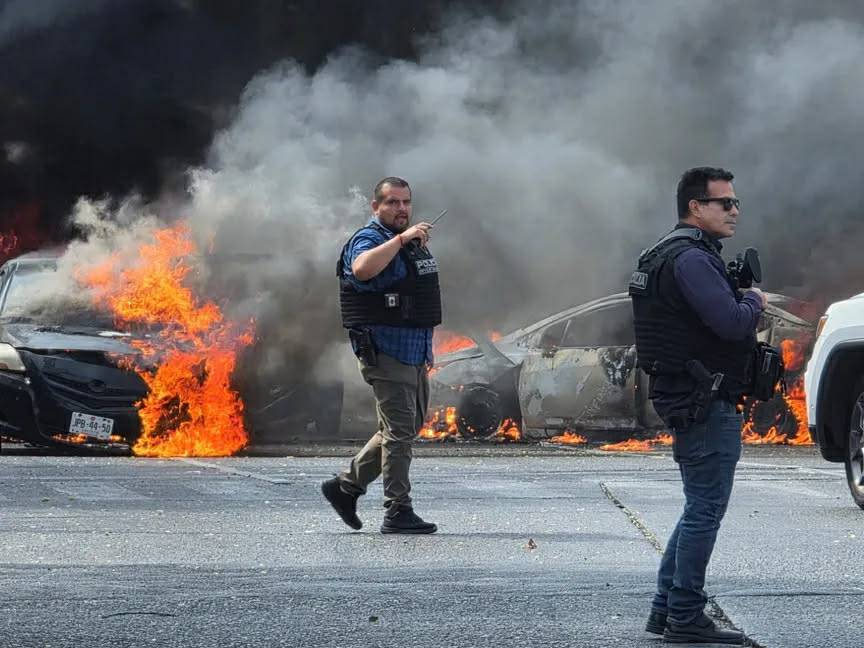 مەکسیک لە گێژاوی ئاگر و خوێندا؛ چی لەو وڵاتە دەگوزەرێت؟