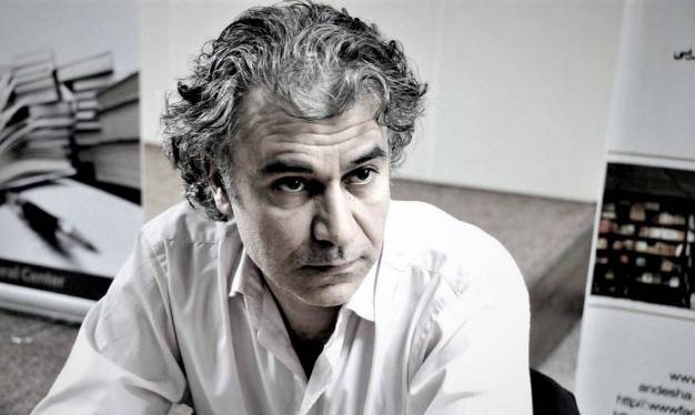 جان دۆست لەبەردەم شەپۆلێکی توڕەییدا؛ نووسەران و خوێنەران بایکۆتی بەرهەمەکانی دەکەن