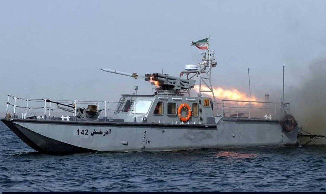 ئەمەریکا هێزی دەریایی دەنێرێت؛ بەلەمی بچووک و تیژرەوی ئێرانی بووەتە کێشە