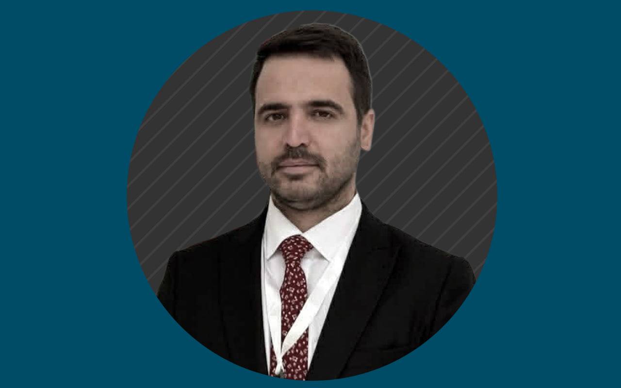  کەلتووری کاوبۆی؛ لە لەوەڕگاکانەوە بۆ کۆشکی سپی، دانوستاندنەكان لە ئامادەبوونی چەكدا