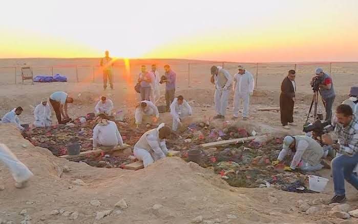 عێراق؛ نیشتمانی گۆڕە بەکۆمەڵەکان و برینە ساڕێژنەبووەکان